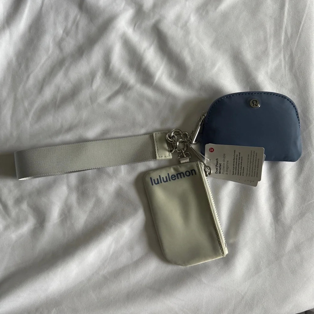 40 🆕💙 LAST ONE Lululemon Dual Pouch Wristlet Oasis Blue Vapor